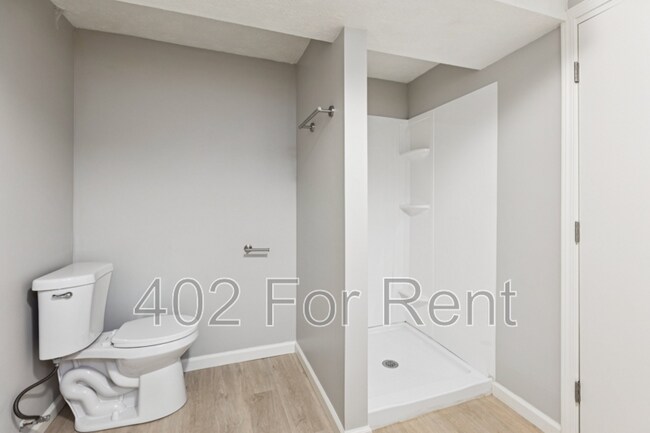 Building Photo - 3823 Saratoga St