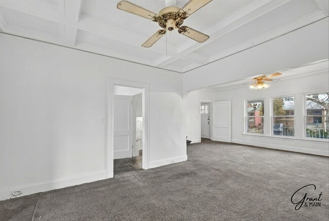 Building Photo - $1550 4 bedroom