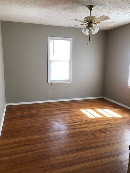 Bedroom - 205 Hickory St