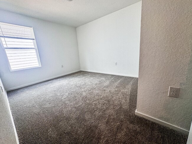 Building Photo - 10618 Nye Pass