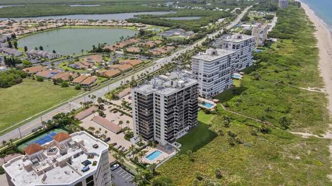 Building Photo - 3100 N Hwy A1A