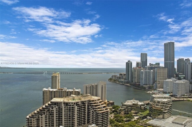 Building Photo - 848 Brickell Key Dr