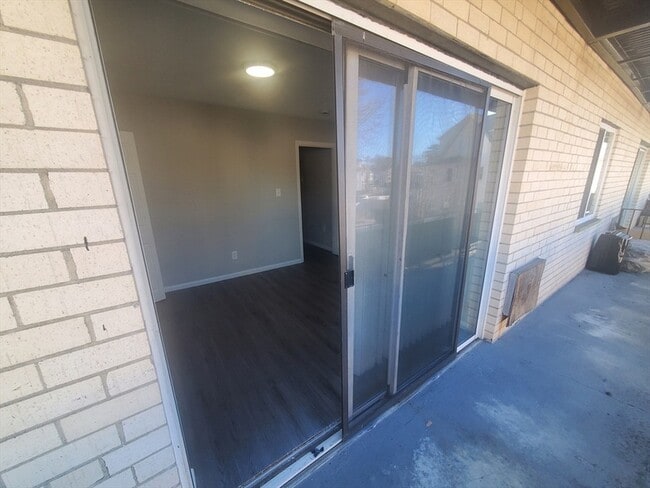 Building Photo - 760 Cummins Hwy