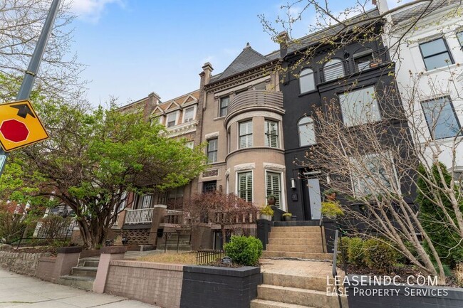 Primary Photo - 2421 1st St NW