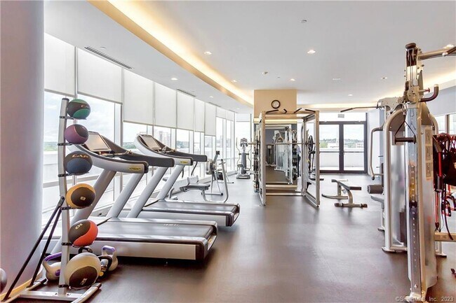 Building Photo - 1 Broad St