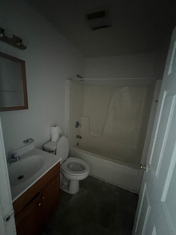 Building Photo - 221 Mercer St