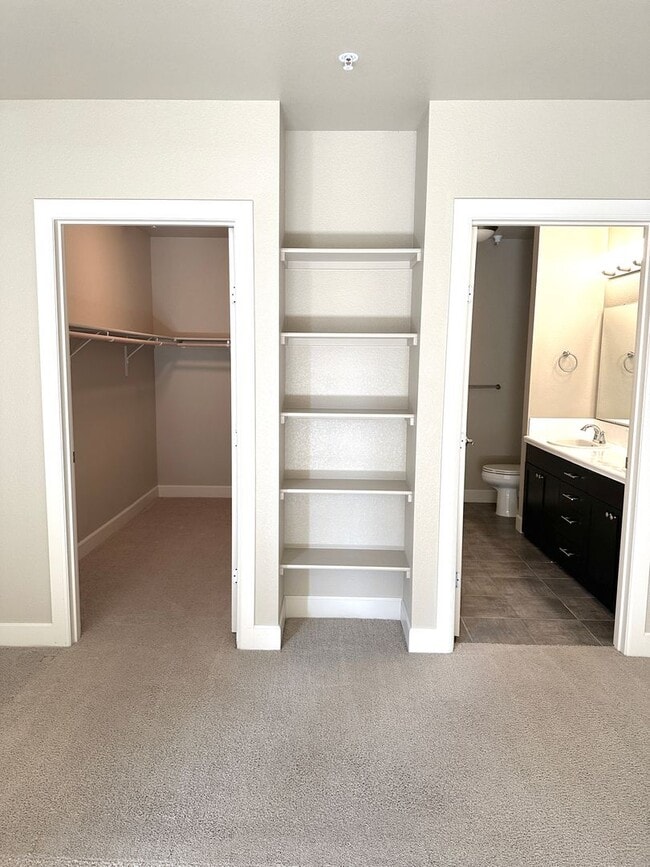 Building Photo - Downtown Boise Condo Living