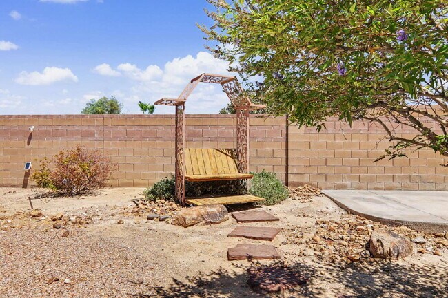 Building Photo - Immaculate 5-Bed, 3-Bath Entertainer’s Home on Over a Quarter Acre in Gated Riverwalk Ranch Manor...