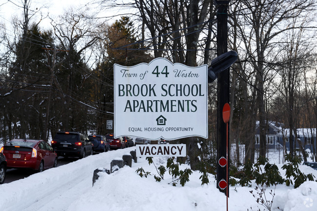 Building Photo - Brook School Apartments