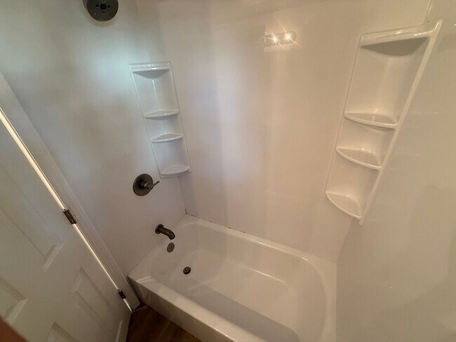 Building Photo - Cloquet MN - 3-bed - 1-bath - 1 - car Sing...