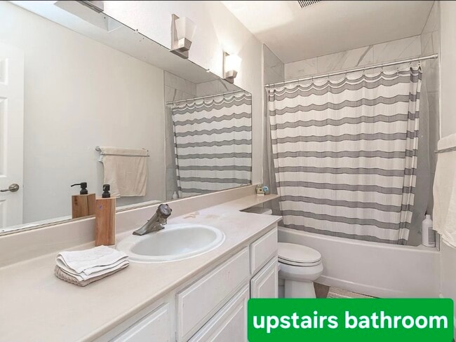 Building Photo - 501 Rose Ave