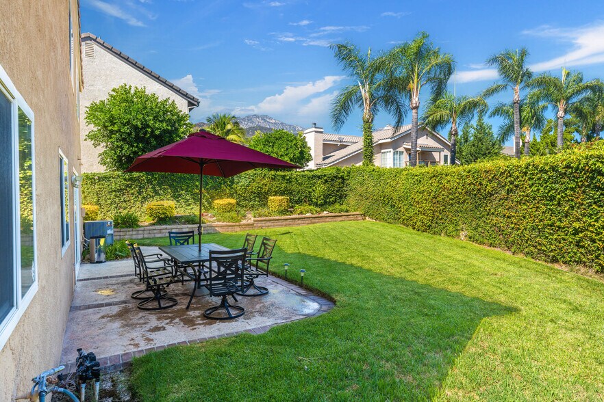 Building Photo - 2286 Willow Ave