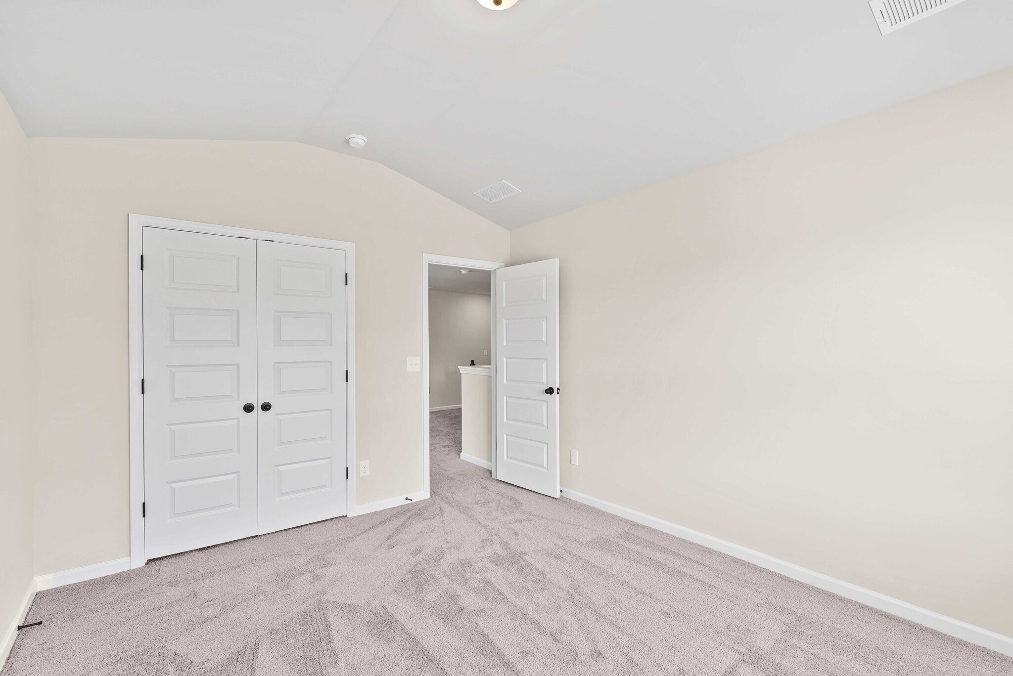 Building Photo - 755 Lakehaven Ln