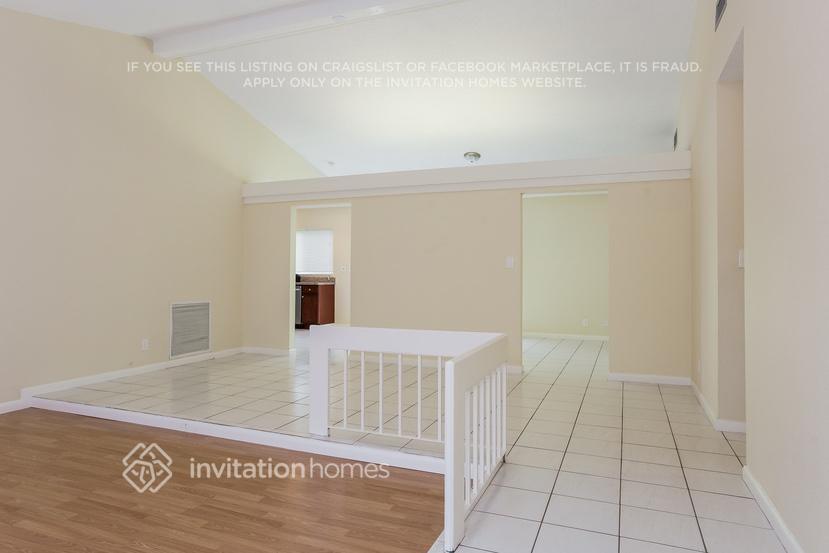 Building Photo - 10431 NW 20th Ct