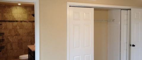 Building Photo - 2102 Alamanda Dr