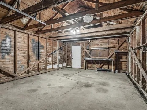 Building Photo - 907 Dakota St