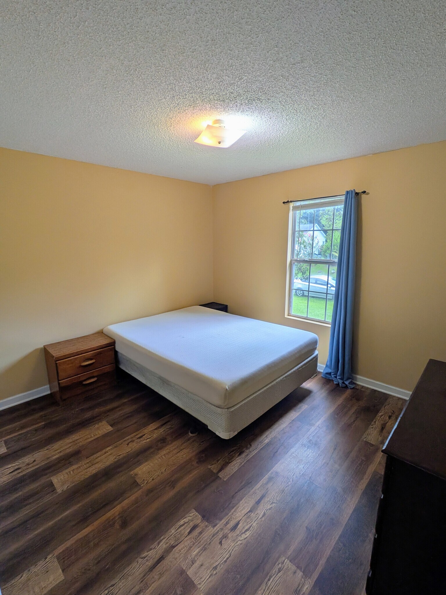 Building Photo - 228 Chesterton Dr