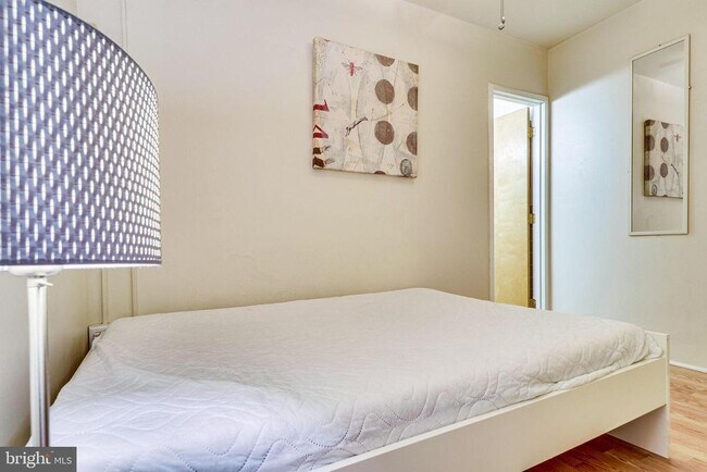 Building Photo - 1111 Arlington Blvd