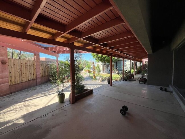 Building Photo - 2 Bd 2 Ba + Guest House in Ocotillo Hills