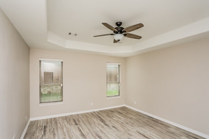 Building Photo - 220 Watson St