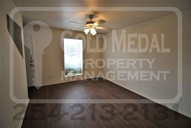 Building Photo - Beautiful 2-bed, 1.5-bath! - Now available...
