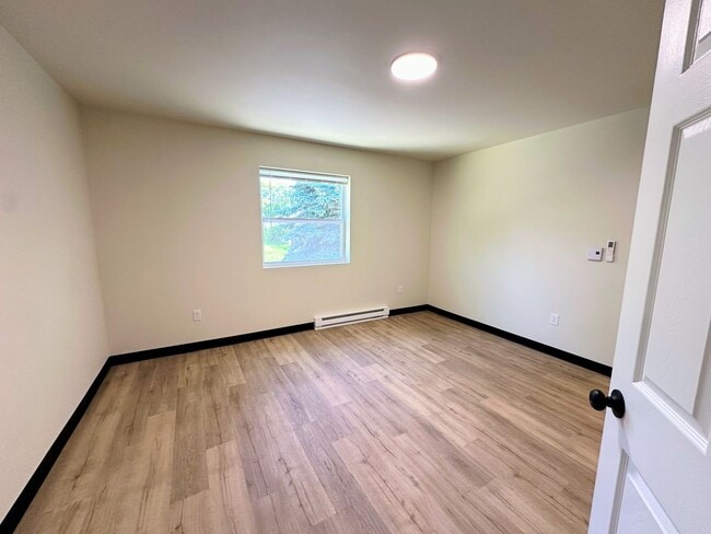 Building Photo - 1201-1203 Atrium Ct