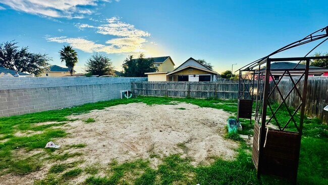 Building Photo - 4426 Marla Dr