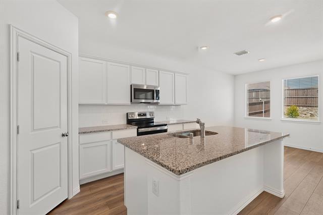 Building Photo - 11609 Silver Queen Dr