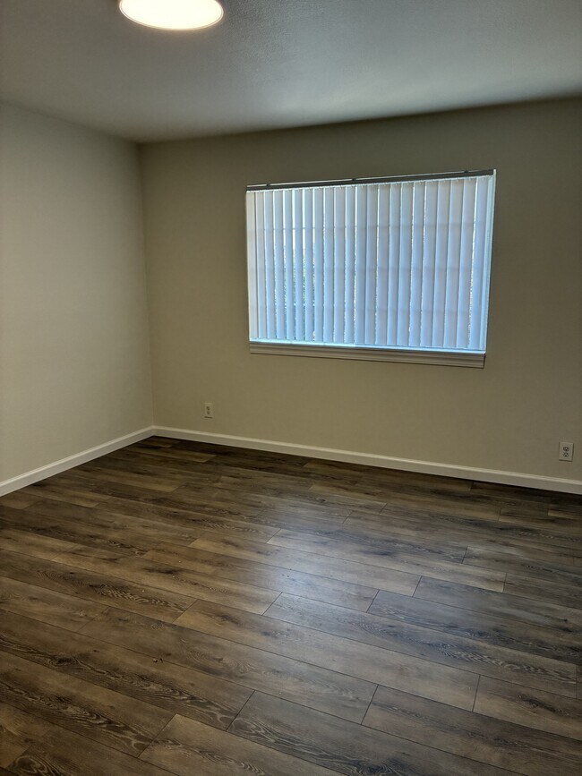 Building Photo - 1778 Oriole Ave