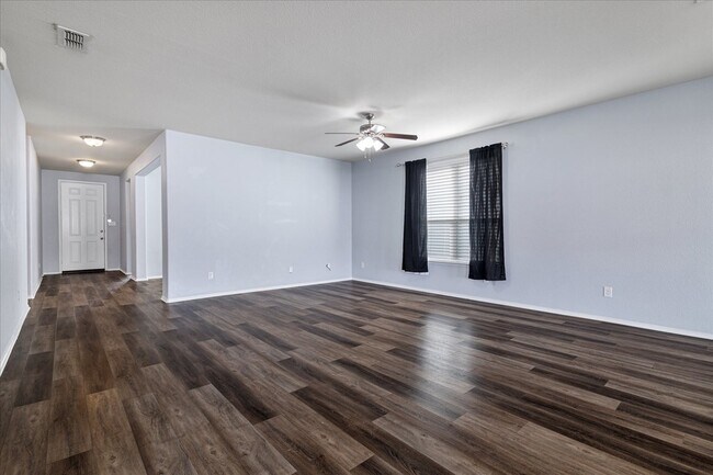 Building Photo - 9141 Blackstone Dr