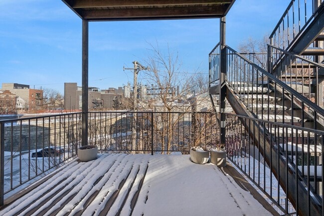 Building Photo - 937 N Willard Ct