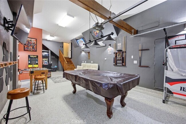 Building Photo - 528 Brentwood Dr