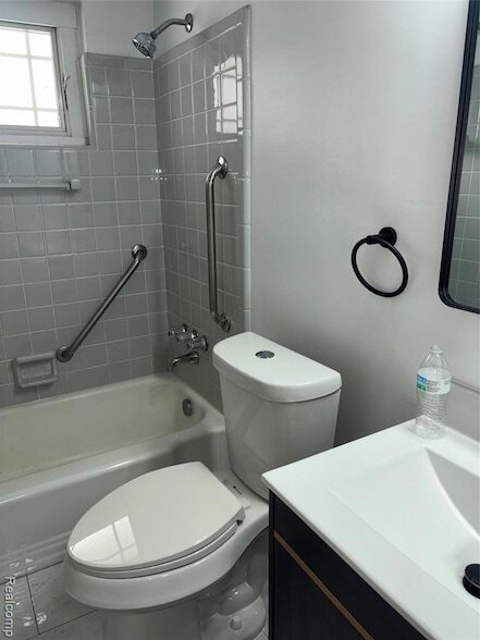 Building Photo - 1641 Fairview Ave