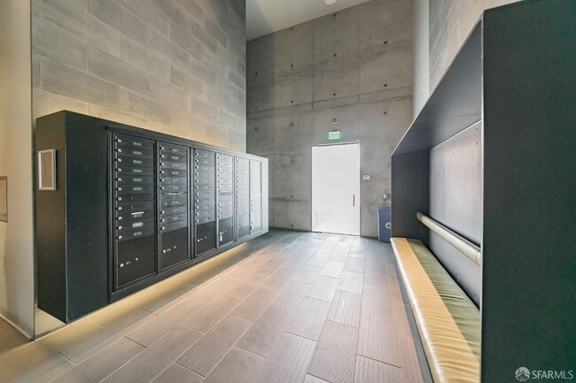 Building Photo - 8 Octavia St