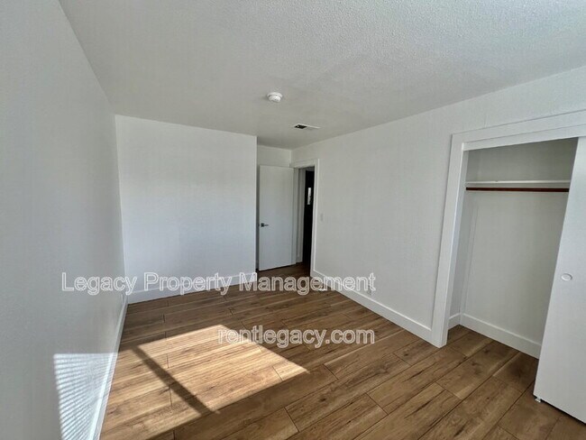 Building Photo - 2459 Gulf Dr