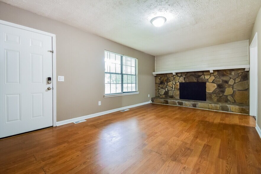 Building Photo - 2187 Chestnut Bend