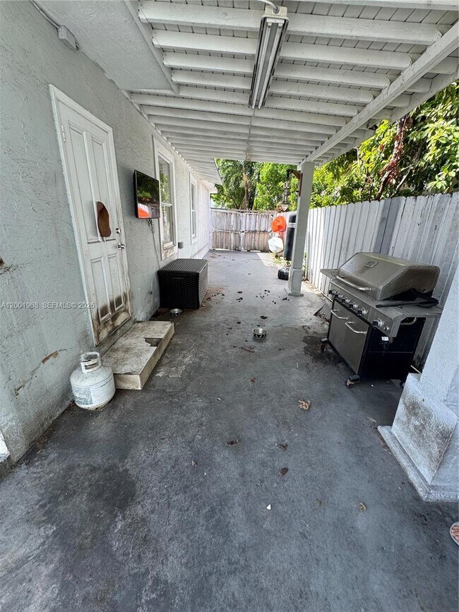 Building Photo - 3175 NW 27th St