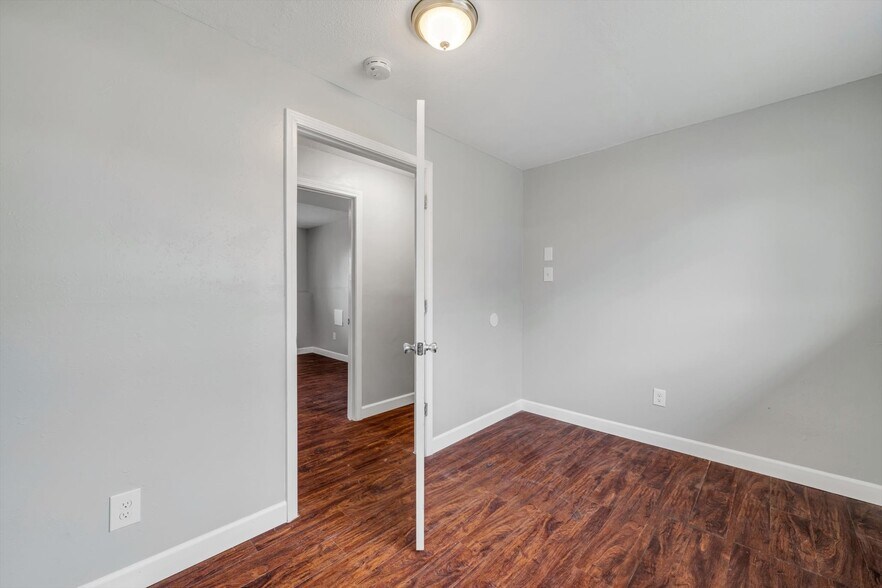 Building Photo - 11 Carriage Lane