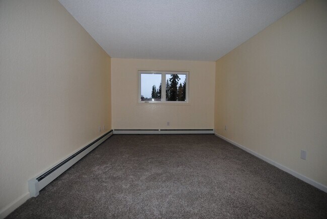 Building Photo - 4922/4924 Princeton Drive