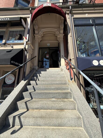 Building Photo - 683 Tremont St