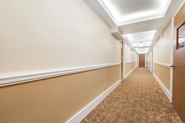 Building Photo - 10 Huron Ave