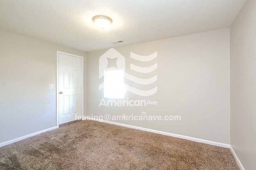 Building Photo - 3050 S State Ave