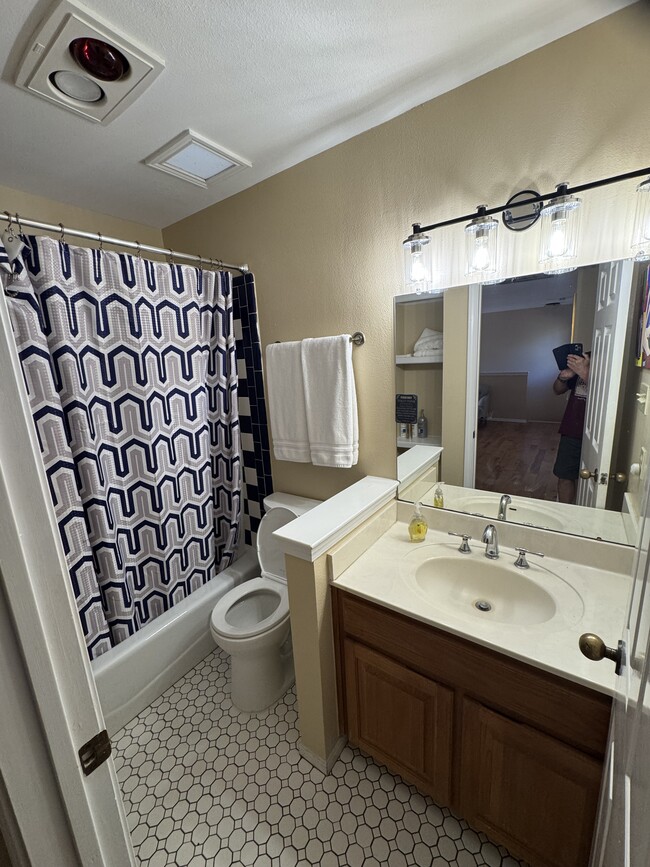 Building Photo - 312 Grande St