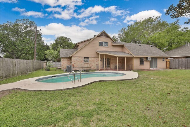 Building Photo - 2706 Stetson Ln