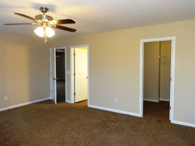 Building Photo - 1131 Moss Grove Dr