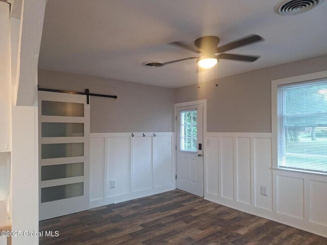 Building Photo - 2A Hillview Ave