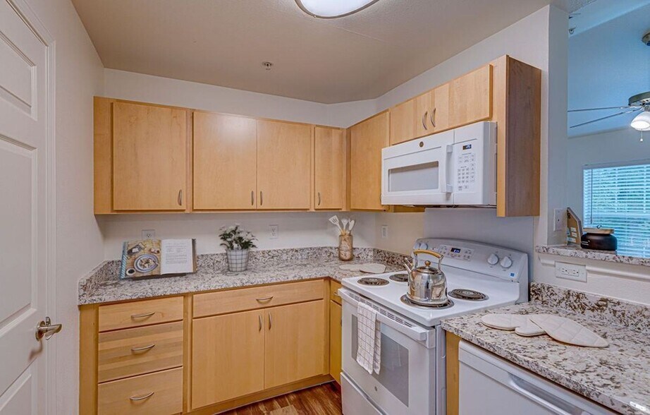Building Photo - Cobblestone Manor 55+ Apartments