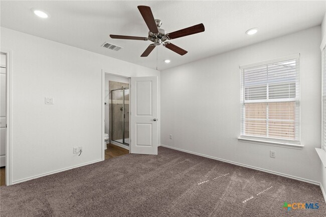Building Photo - 203 Monty Ave