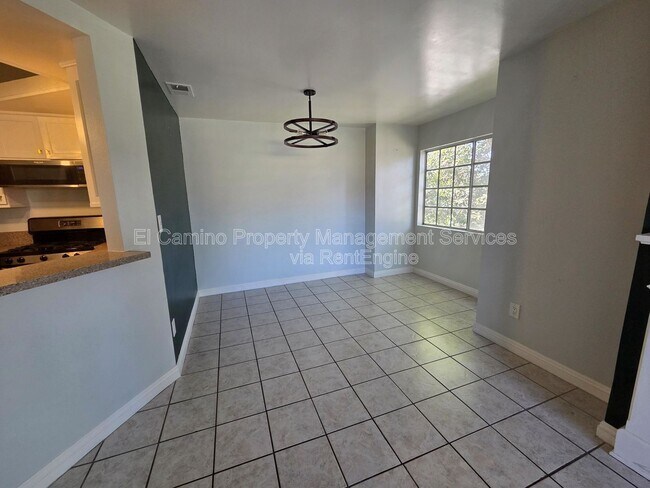 Building Photo - 628 Daisy Ave