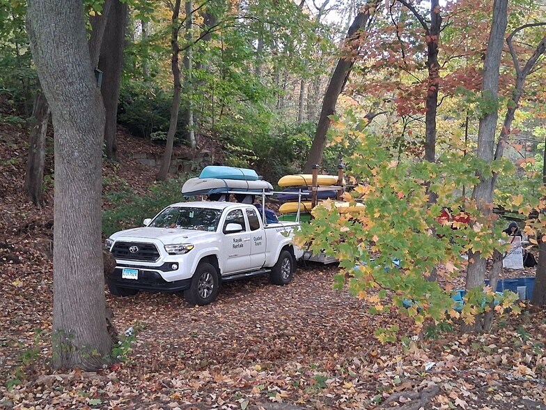 East Rock Kayak Rentals - 261 View St